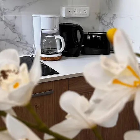 2 Pieces Apartment *